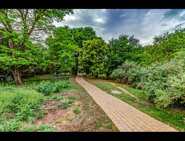 4 BEDROOM HOUSE FOR SALE IN HELDERFONTEIN ESTATE
